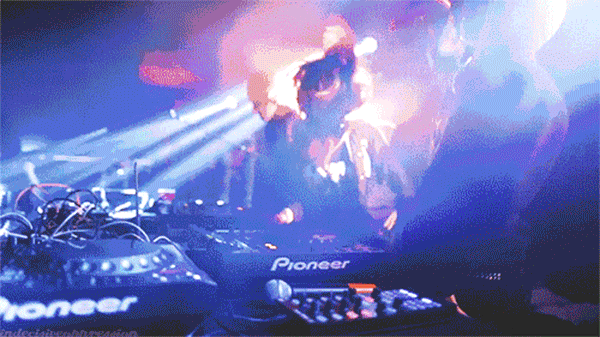 56ce579272a0958bbc3a2812a7e7d4ae.gif
